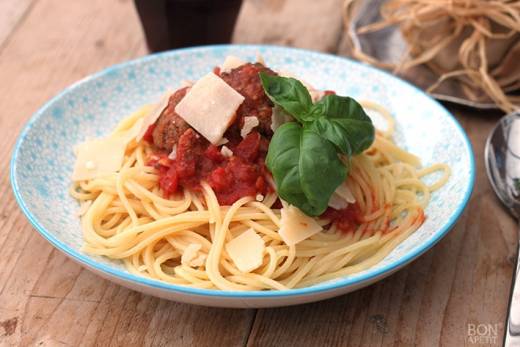 gehaktballen in verse tomatensaus