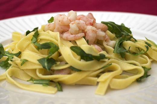 tagliatelle met garnalen en rucola