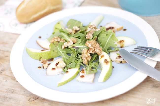 salade_peer_kip_walnoot Salade van het seizoen