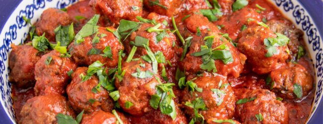 BANNER-Köftes Köftes met tomatensaus