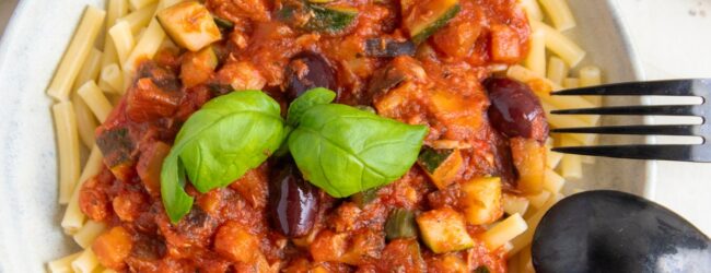 BANNER-pasta-puttanesca pasta puttanesca