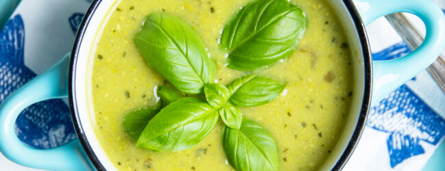 BANNER courgettesoep met erwten Courgettesoep met erwten - BONAPETIT